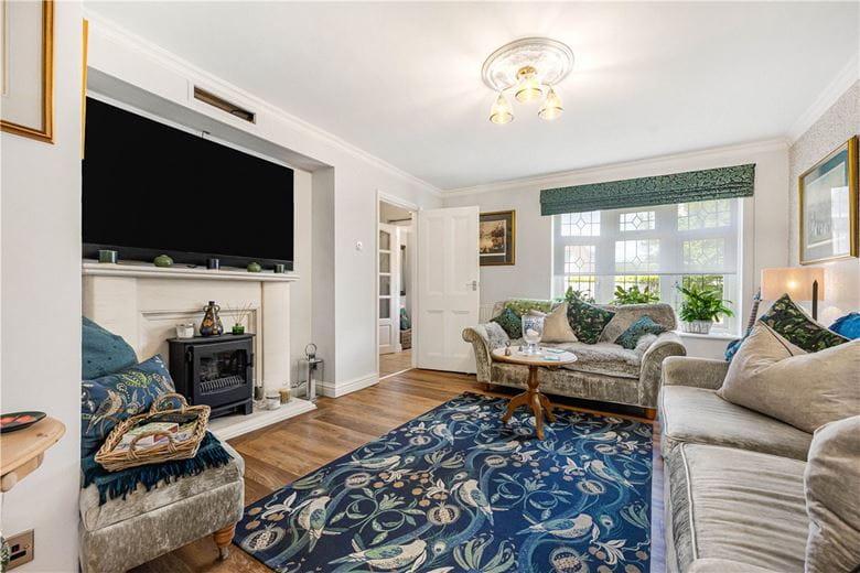 5 bedroom house, Forge Close, Milton Lilbourne SN9 - Available