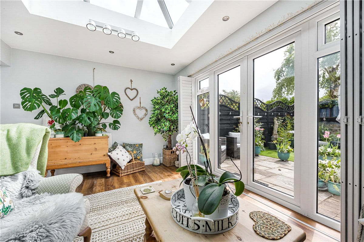 5 bedroom house, Forge Close, Milton Lilbourne SN9 - Available