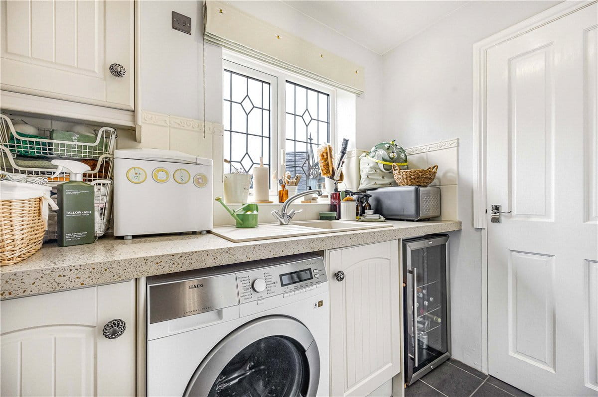 5 bedroom house, Forge Close, Milton Lilbourne SN9 - Available