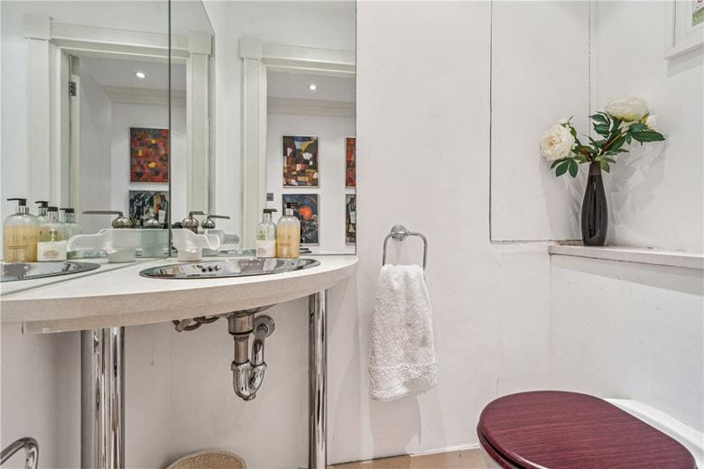 3 bedroom flat, Park Towers, 2 Brick Street W1J - Available