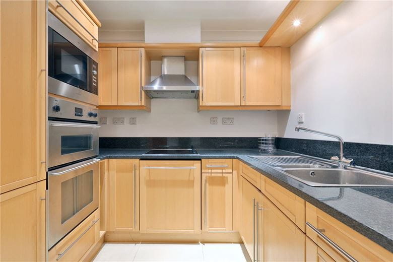 2 bedroom flat, Dover Street, London W1S - Available