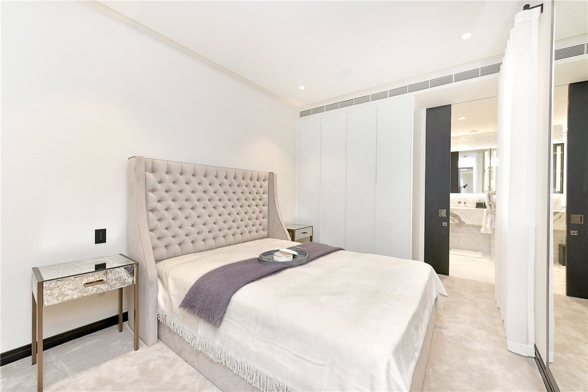 1 bedroom , Crown Square, London SE1 - Available