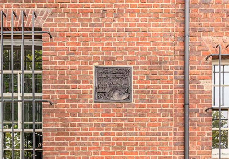 8 bedroom house, Cheyne Walk, London SW10 - Available