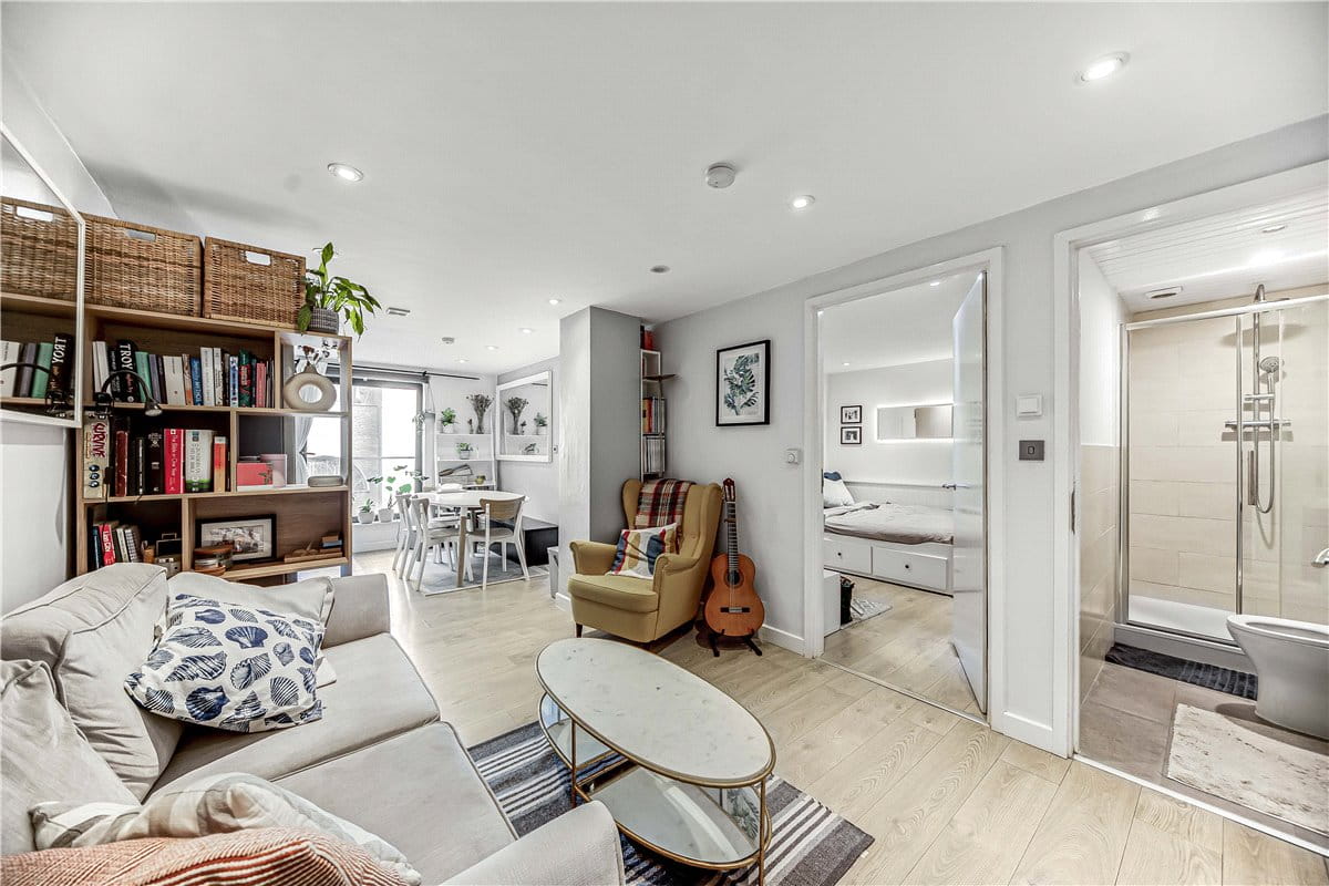 2 bedroom flat, Greenwell Street, Marylebone W1W - Available
