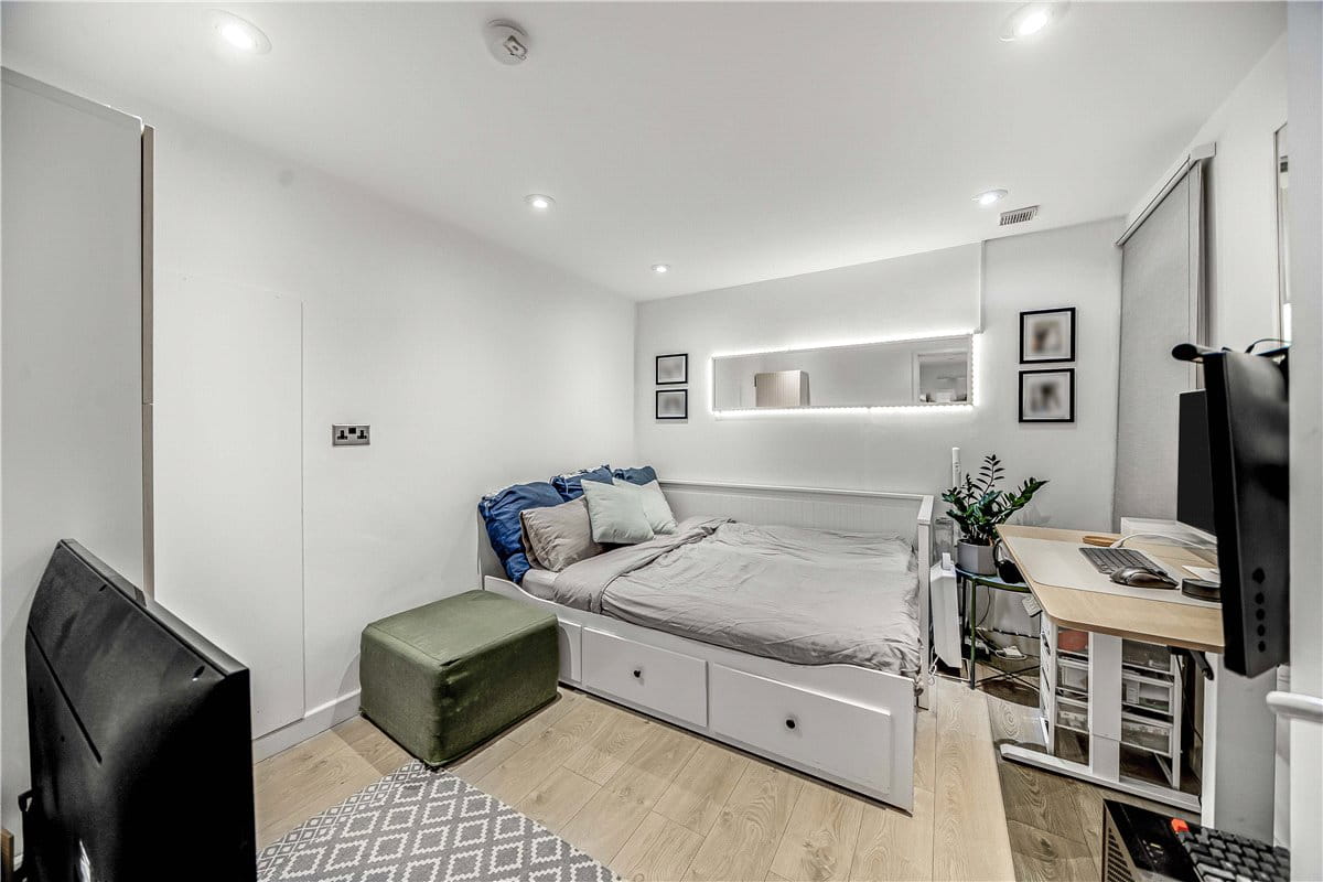 2 bedroom flat, Greenwell Street, Marylebone W1W - Available