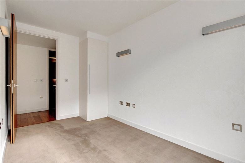 3 bedroom flat, Bolsover Street, Fitzrovia W1W - Available