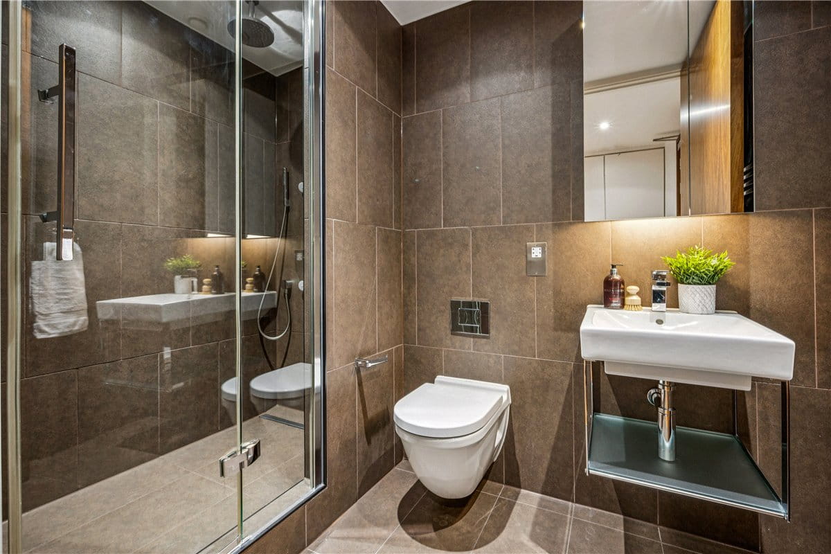 3 bedroom flat, Bolsover Street, Fitzrovia W1W - Available