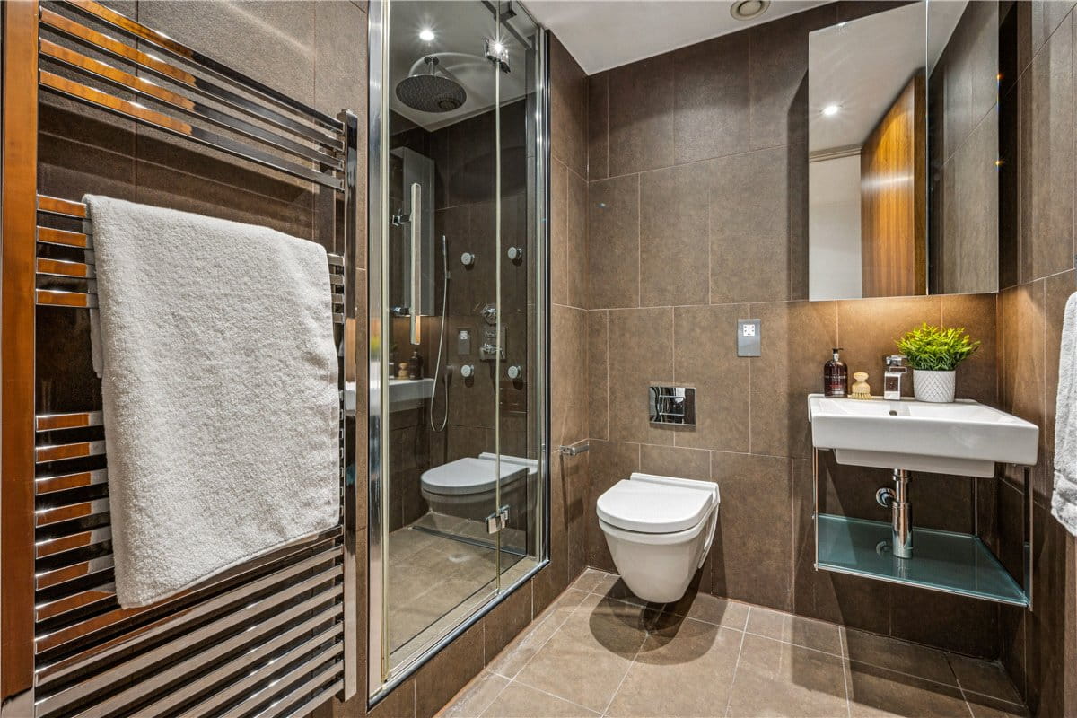 3 bedroom flat, Bolsover Street, Fitzrovia W1W - Available