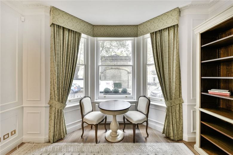 2 bedroom flat, Elm Park Road, London SW3 - Available