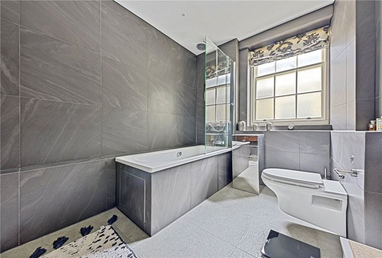 2 bedroom flat, Bryanston Place, Marylebone W1H - Available