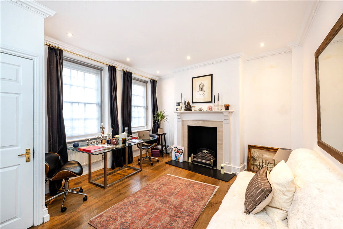 1 bedroom house, Hays Mews, Mayfair W1J - Available