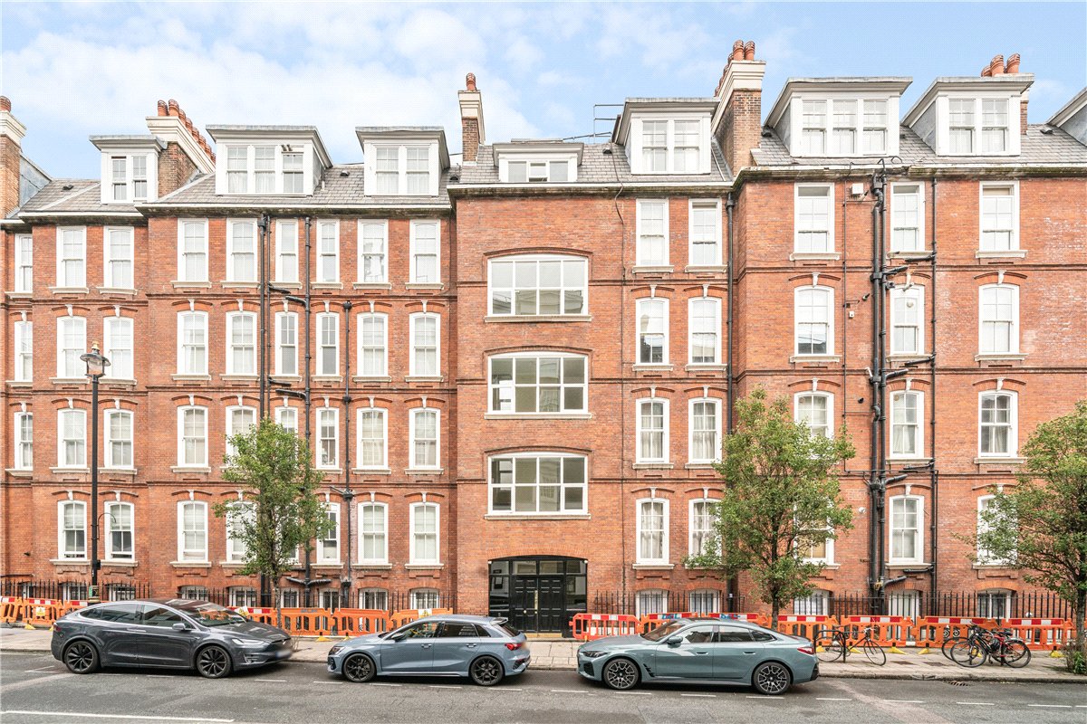 1 bedroom flat, Great Smith Street, London SW1P - Sold STC