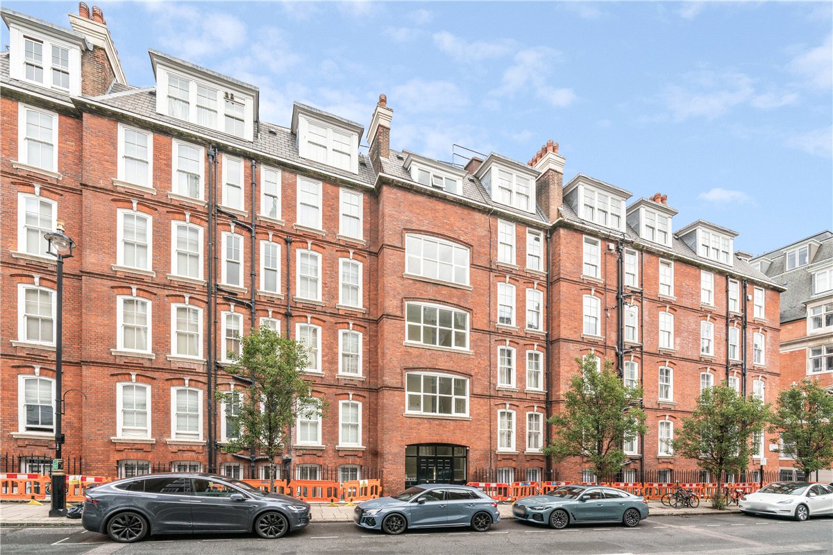 1 bedroom flat, Great Smith Street, London SW1P - Sold STC
