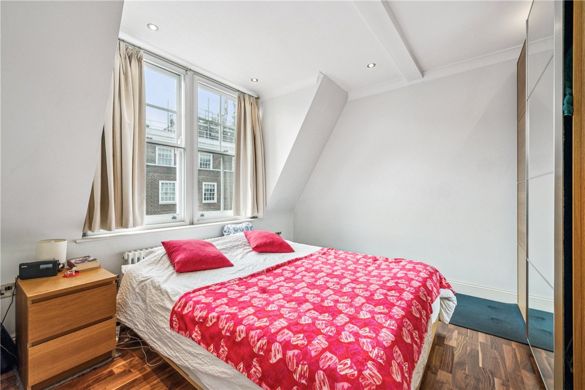 1 bedroom flat, Great Smith Street, London SW1P - Sold STC