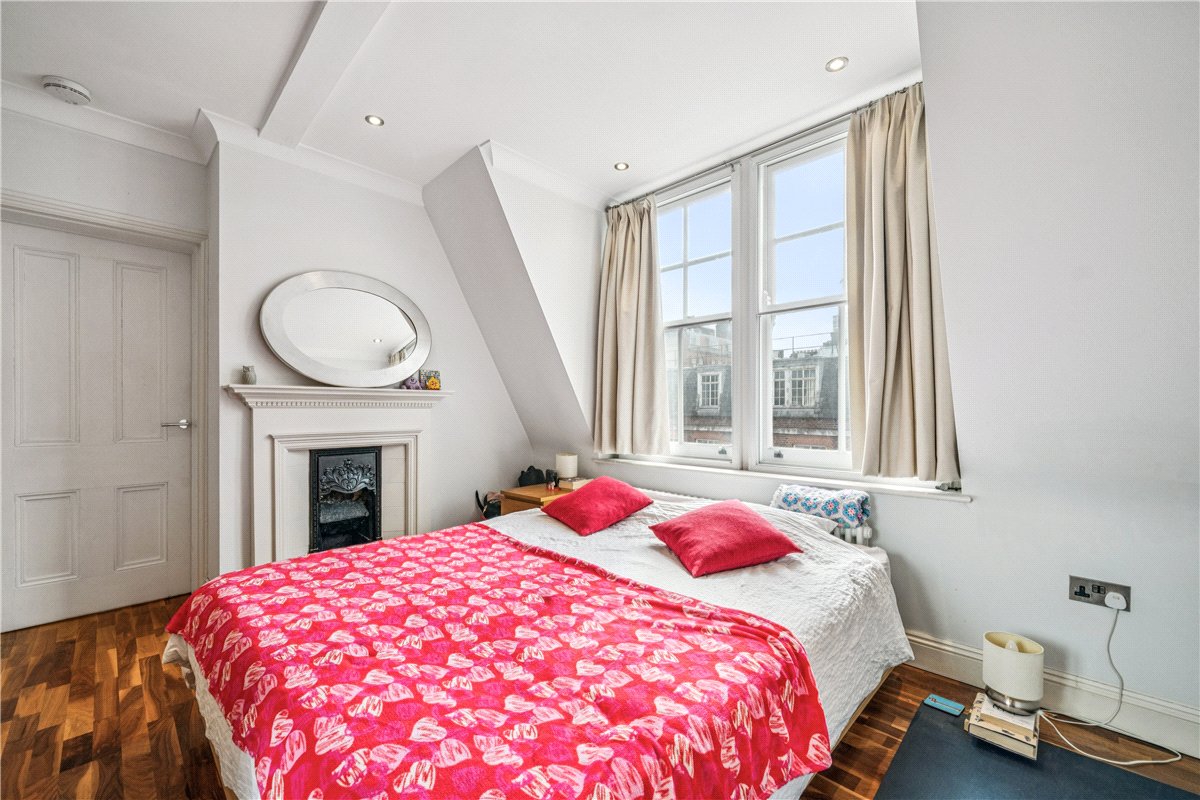 1 bedroom flat, Great Smith Street, London SW1P - Sold STC