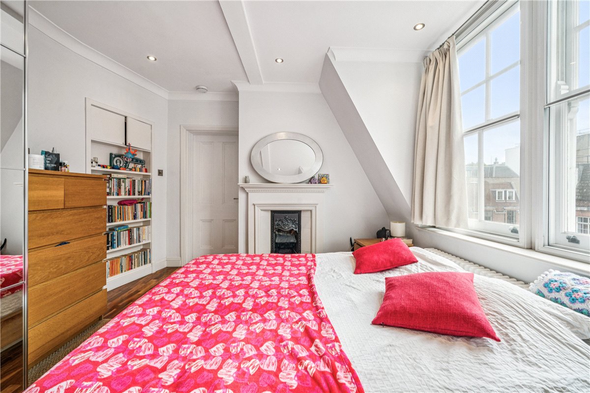 1 bedroom flat, Great Smith Street, London SW1P - Sold STC