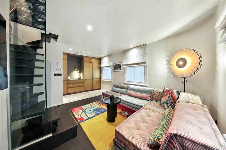 1 bedroom flat, Shepherd Market, Mayfair W1J - Available