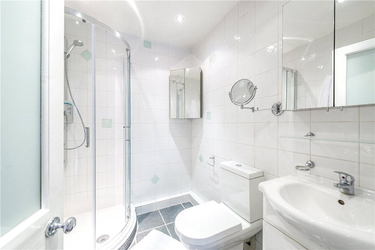 2 bedroom flat, Chapter Street, London SW1P - Available
