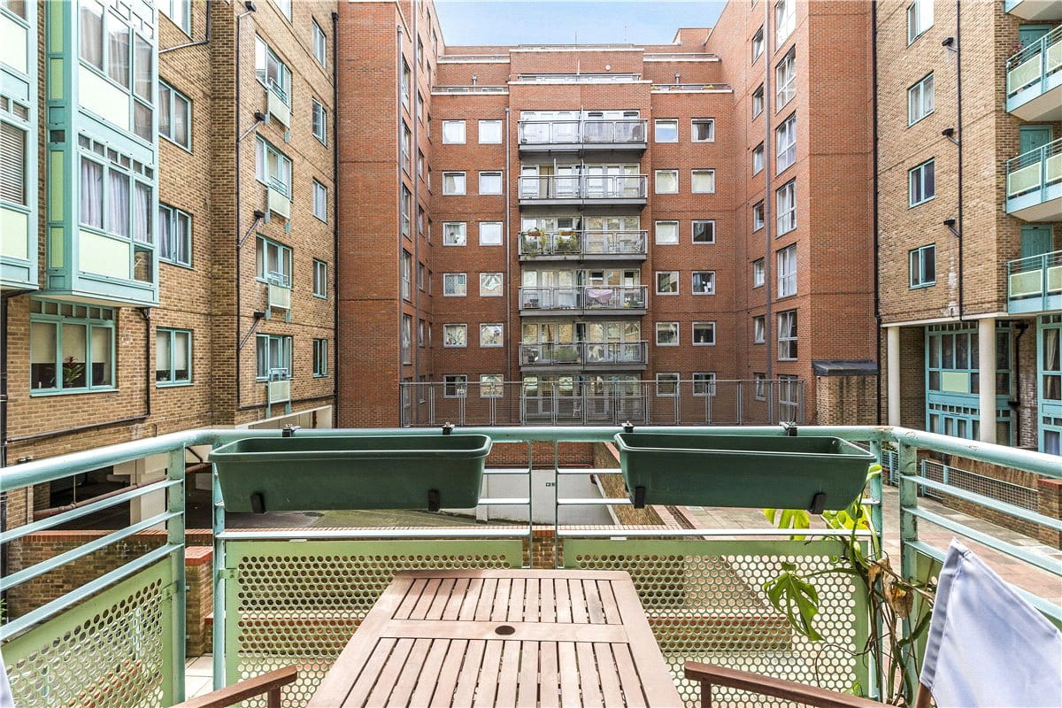2 bedroom flat, Chapter Street, London SW1P - Available