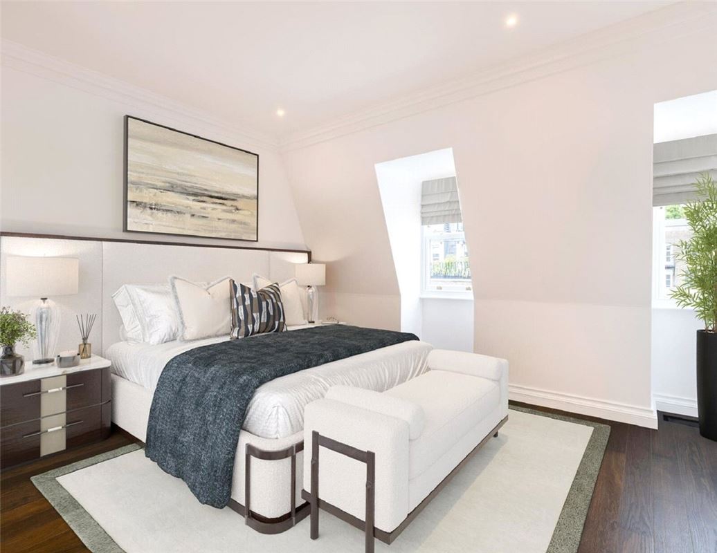 3 bedroom flat, Charles Street, London W1J - Available