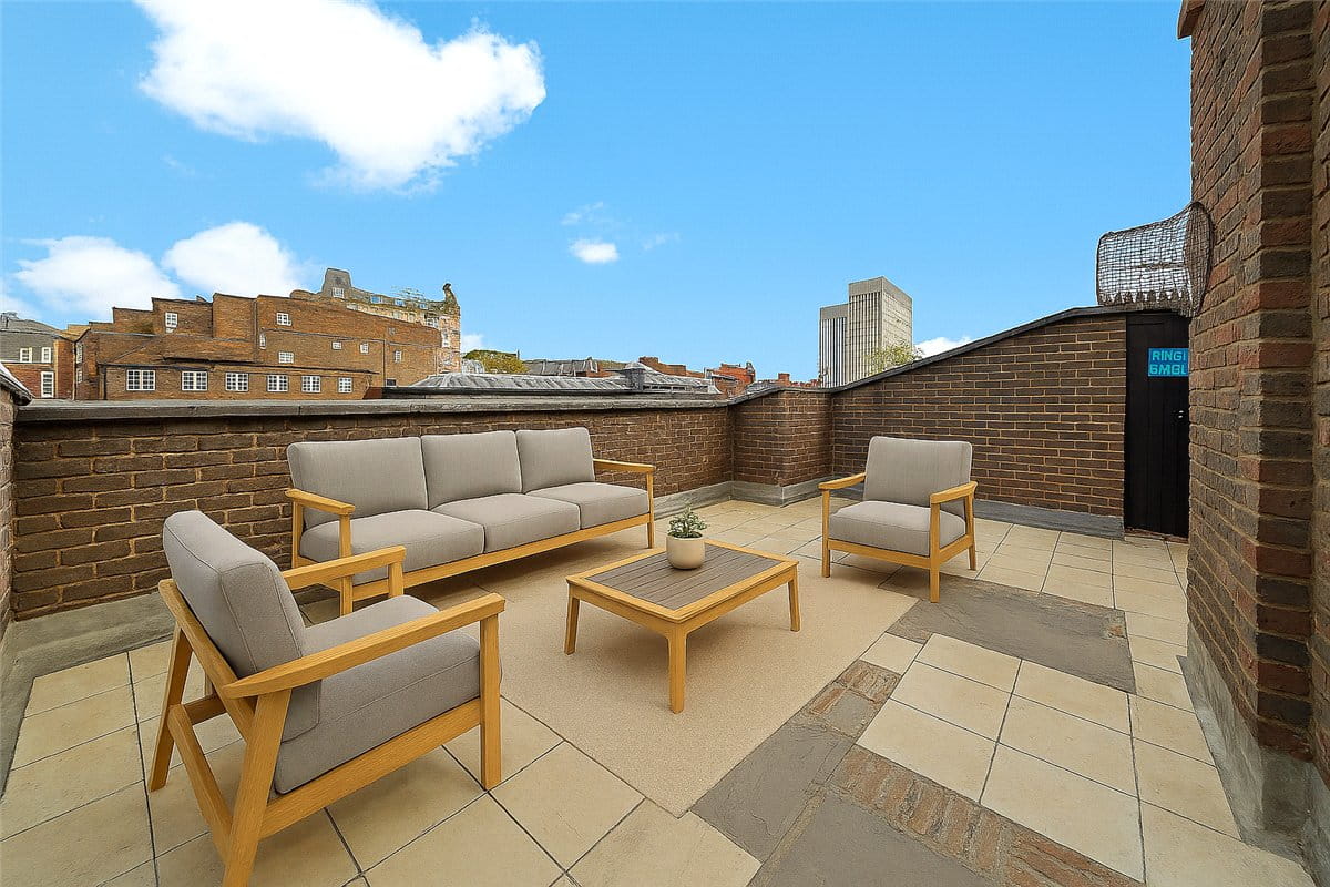 3 bedroom flat, Harley Street, London W1G - Available