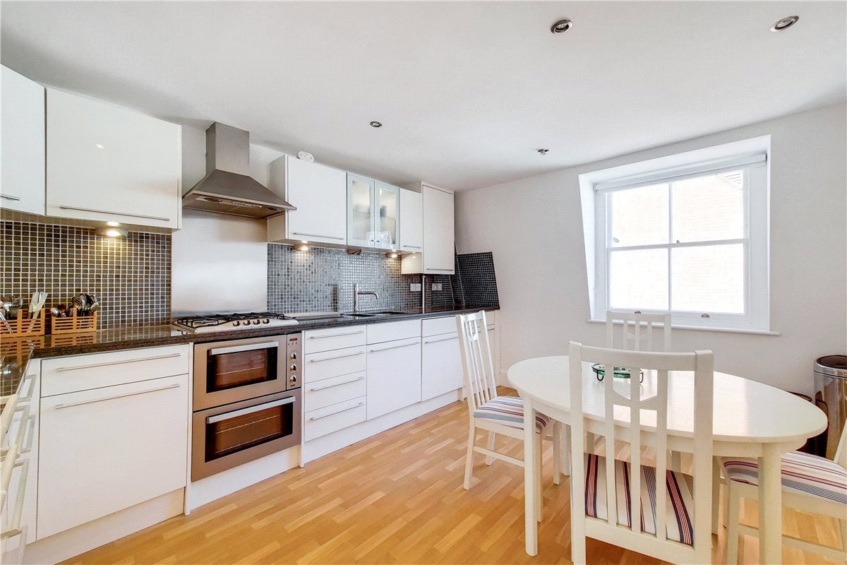 2 bedroom house, Wimpole Mews, Marylebone W1G - Available
