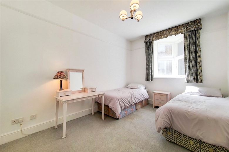 2 bedroom house, Wimpole Mews, Marylebone W1G - Available