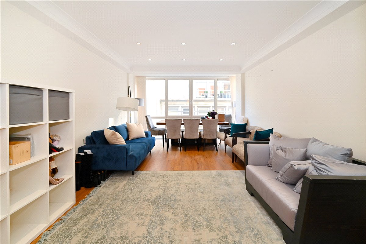 2 bedroom flat, Barrett Street, Marylebone W1U - Available