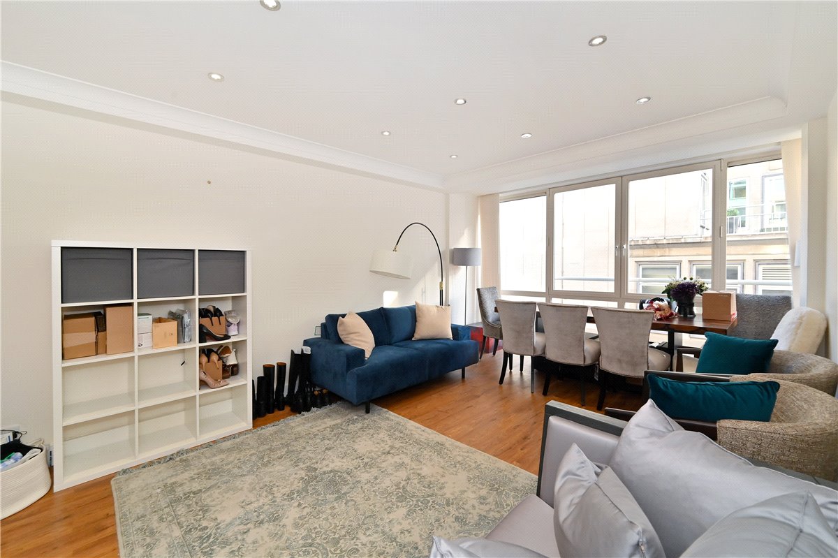 2 bedroom flat, Barrett Street, Marylebone W1U - Available