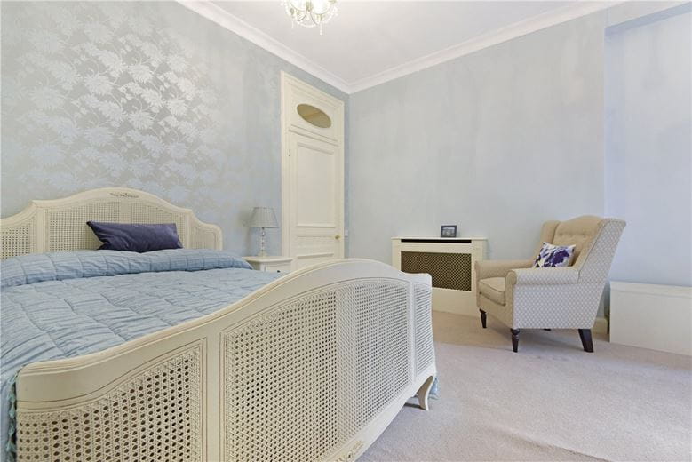 2 bedroom flat, Mansfield Street, London W1G - Sold