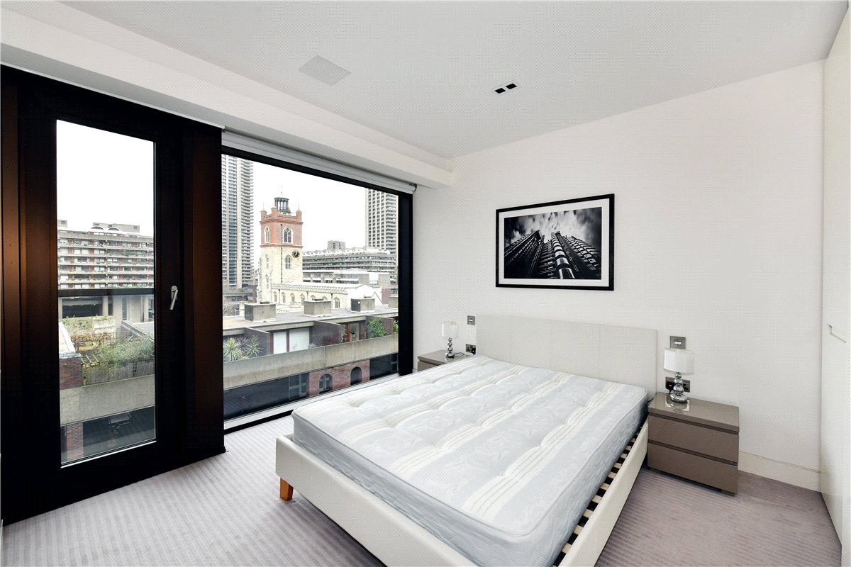 1 bedroom flat, Wood Street, St Pauls EC2Y - Available