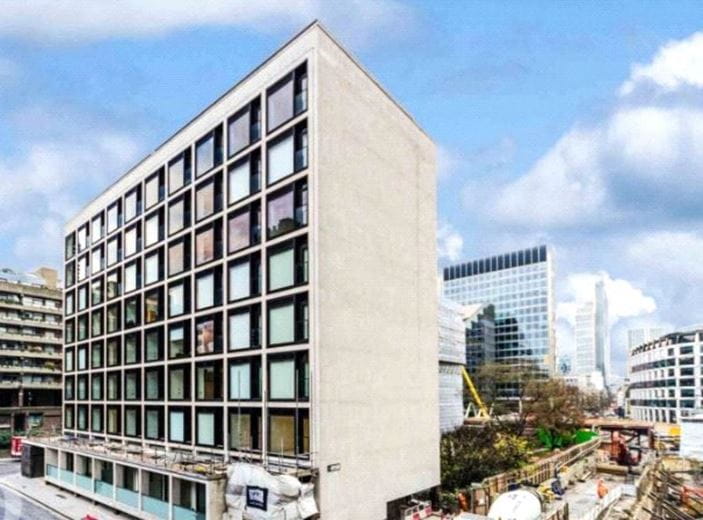 1 bedroom flat, Wood Street, St Pauls EC2Y - Available