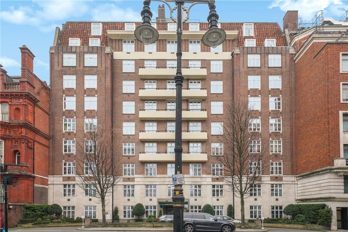 1 bedroom flat, South Audley Street, Mayfair W1K - Available