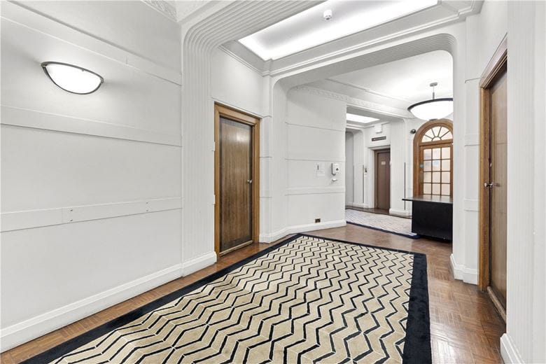 1 bedroom flat, Basildon Court, 28 Devonshire Street W1G - Available