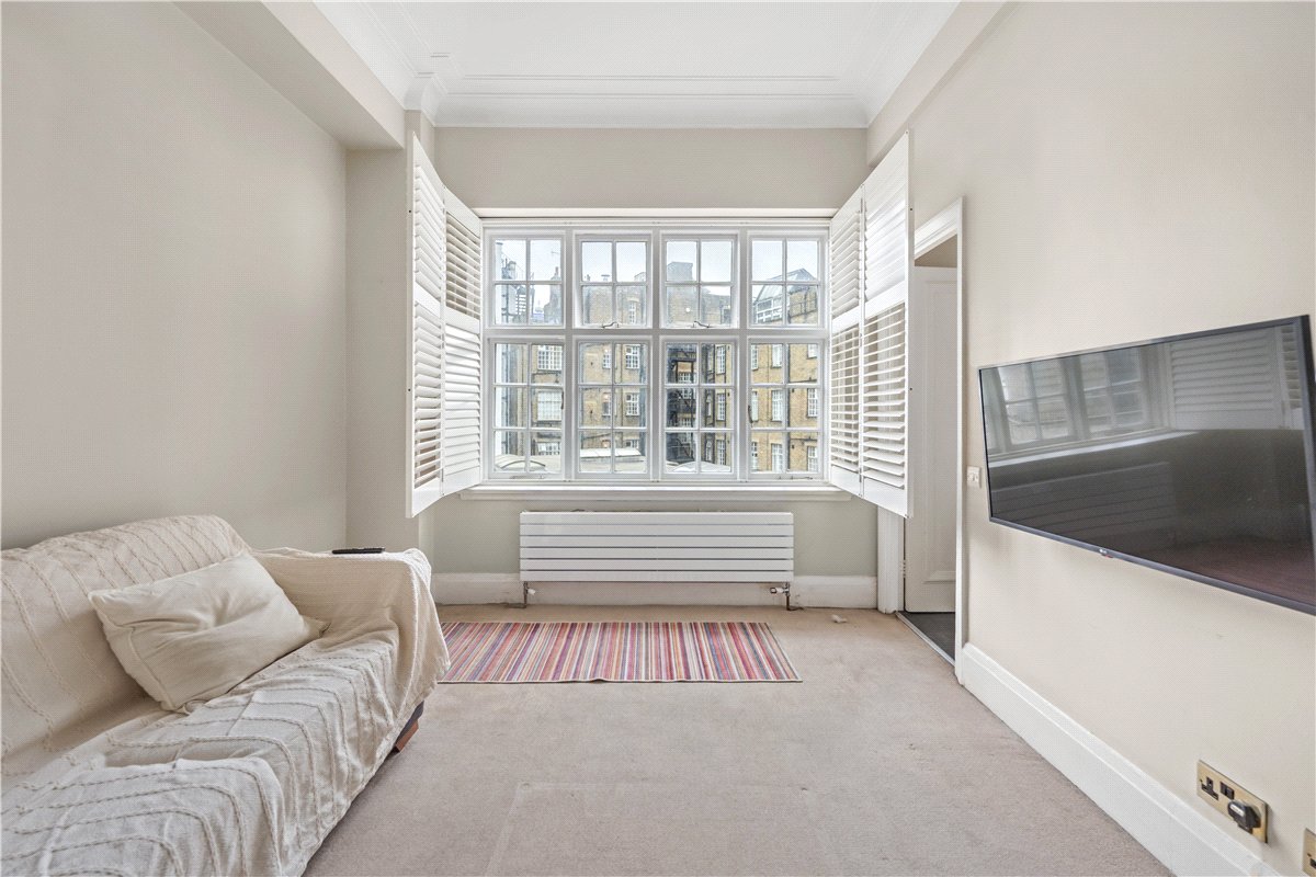 1 bedroom flat, Basildon Court, 28 Devonshire Street W1G - Available