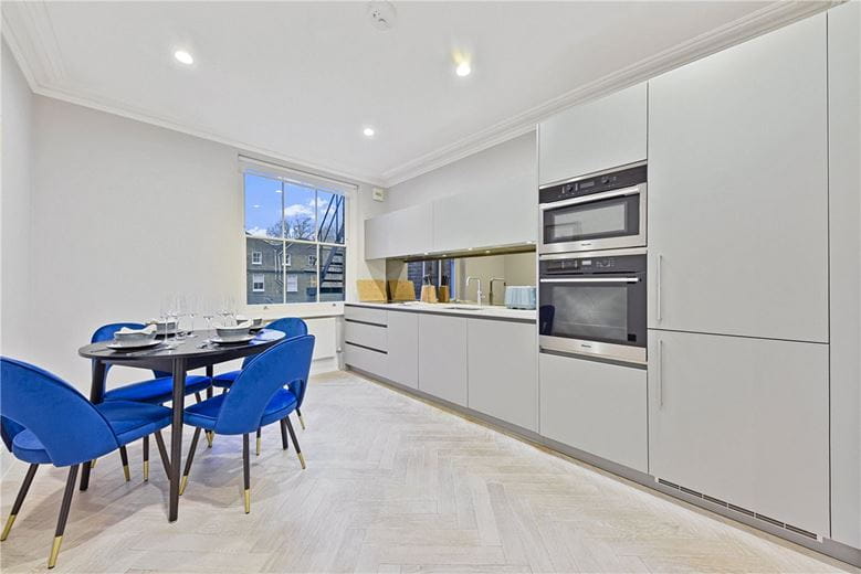 3 bedroom maisonette, Kensington Gardens Square, Bayswater W2 - Let Agreed