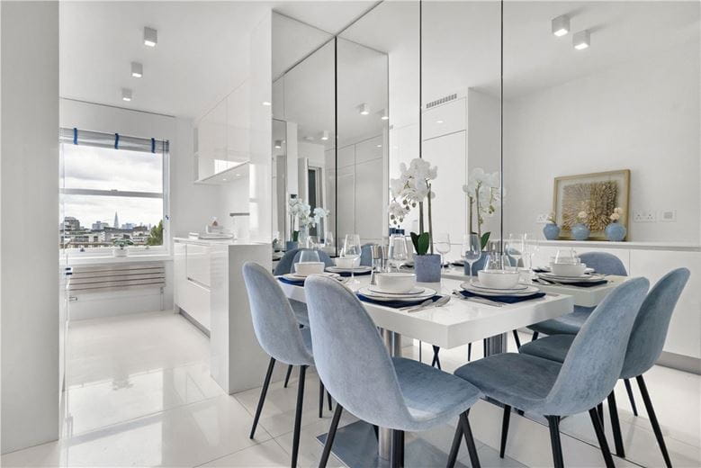 4 bedroom flat, Kingston House South, Ennismore Gardens SW7 - Available