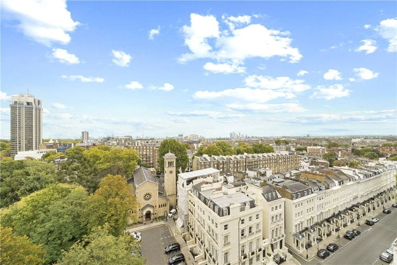 4 bedroom flat, Kingston House South, Ennismore Gardens SW7 - Available