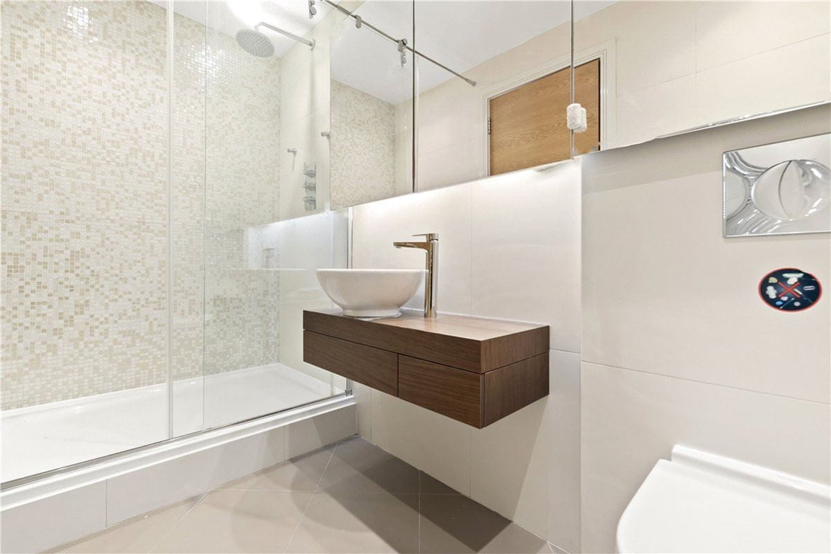 2 bedroom flat, Lowndes Square, Belgravia SW1X - Let Agreed