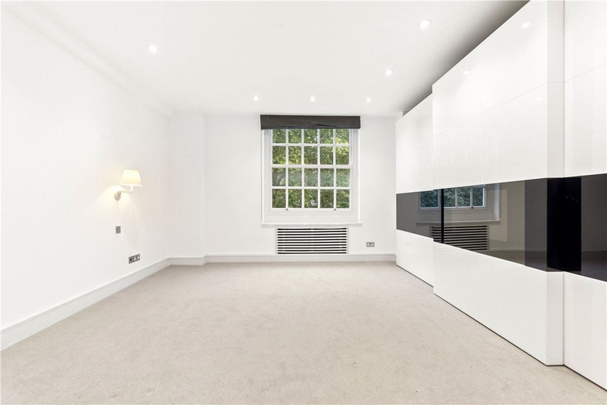 2 bedroom flat, Lowndes Square, Belgravia SW1X - Let Agreed