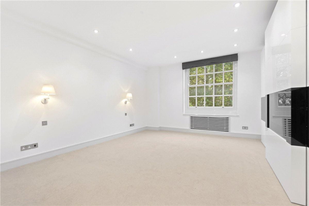 2 bedroom flat, Lowndes Square, Belgravia SW1X - Let Agreed