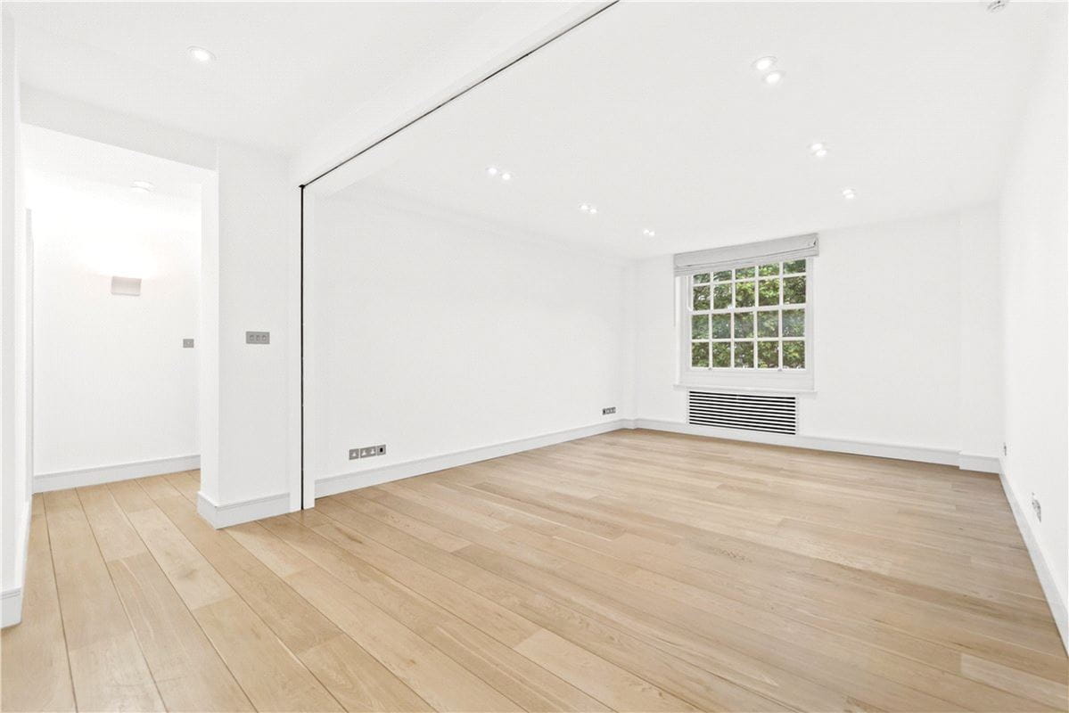 2 bedroom flat, Lowndes Square, Belgravia SW1X - Let Agreed