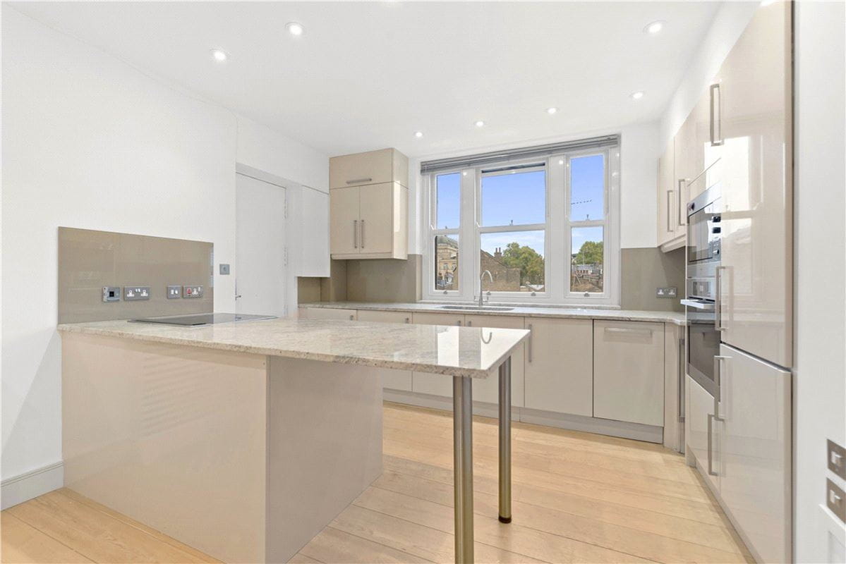 2 bedroom flat, Lowndes Square, Belgravia SW1X - Let Agreed