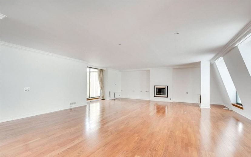 2 bedroom flat, Piccadilly, Mayfair W1J - Available