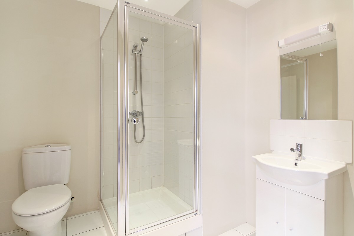  bedroom flat, Hill Street, Mayfair W1J - Available