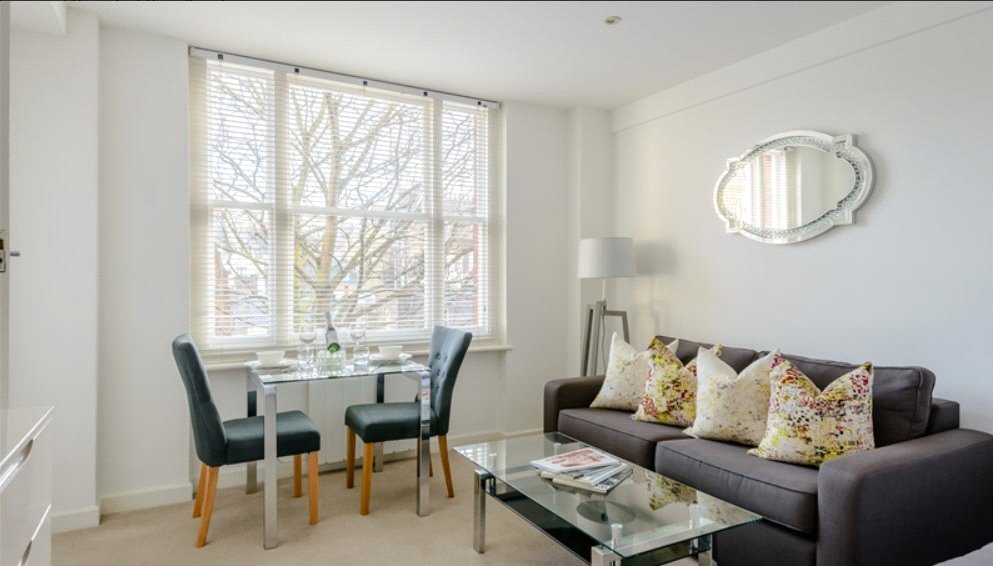  bedroom flat, Hill Street, Mayfair W1J - Available