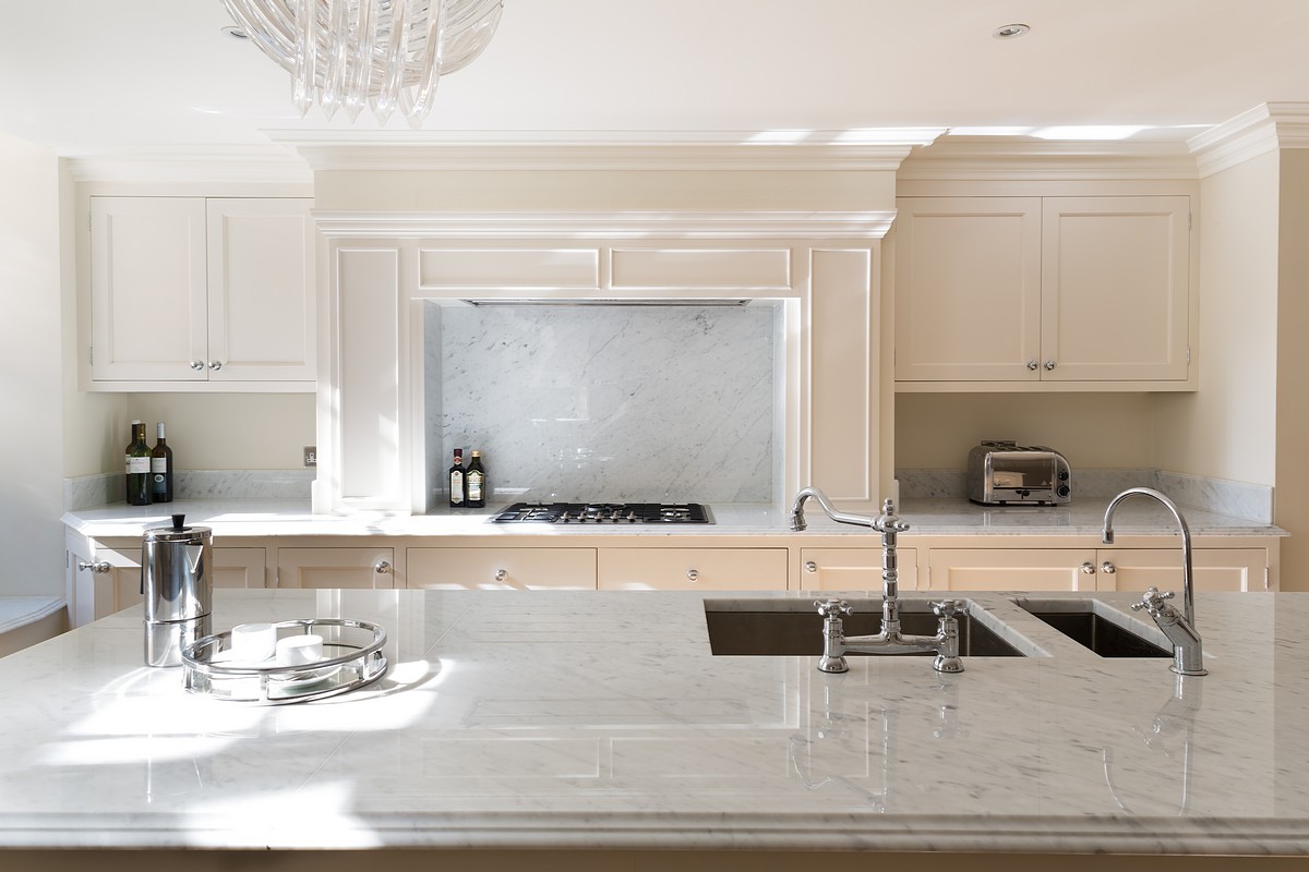 6 bedroom house, Upper Brook Street, Mayfair W1K - Available