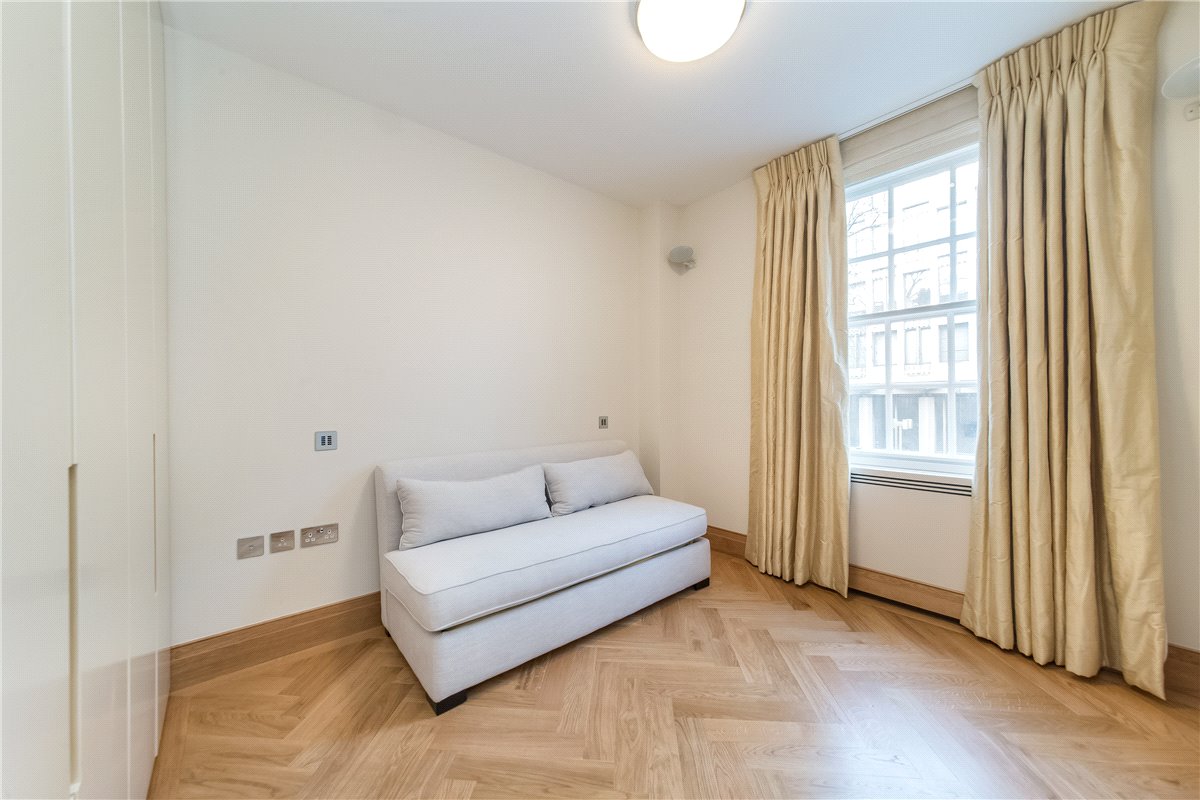 3 bedroom flat, Upper Grosvenor Street, Mayfair W1K - Available