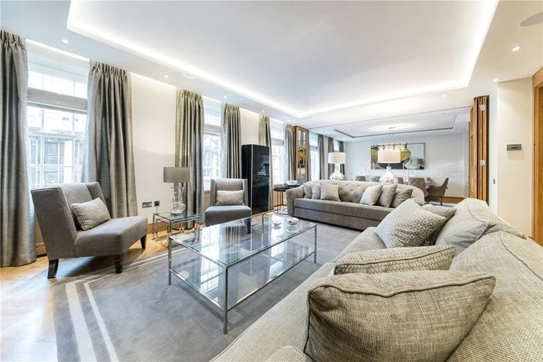 3 bedroom flat, Upper Grosvenor Street, Mayfair W1K - Available