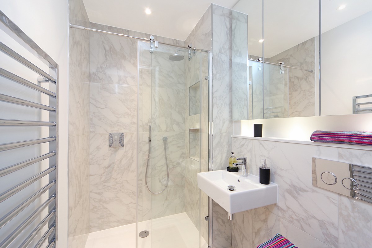 1 bedroom flat, Bedford Street, Covent Garden WC2E